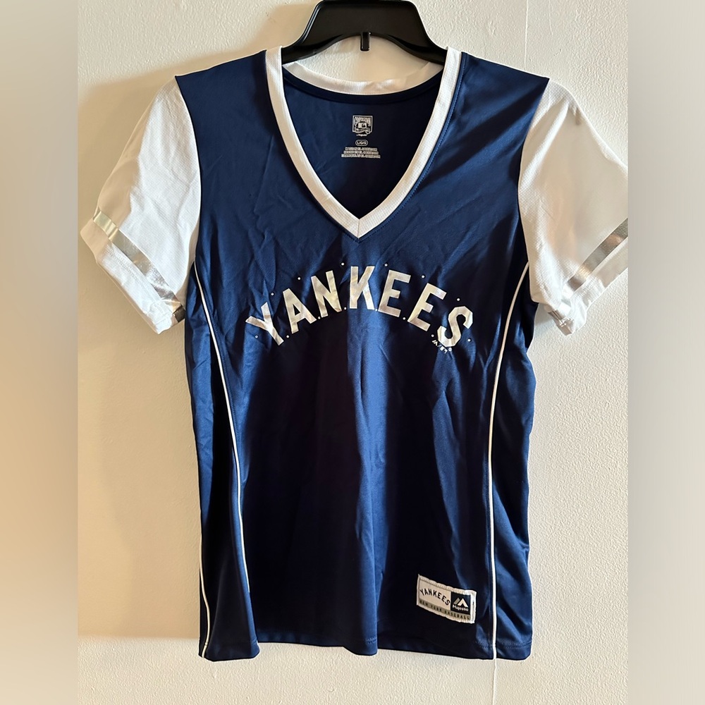 Majestic Lg Yankees Bling Top ! Never worn